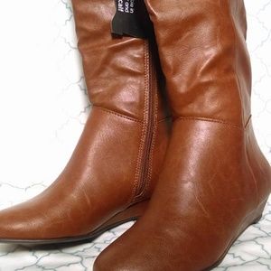 Never Worn Arizona Boots With Slight Wedge